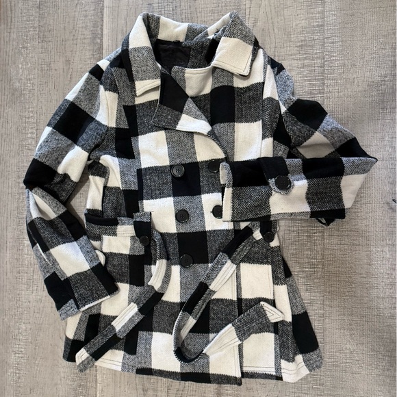 JouJou black and White Plaid Winter Coat w/ Belted Waist, lined. Size Medium - Picture 2 of 11